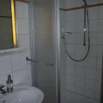 Modernes Mit Zentralheizung In Apartment