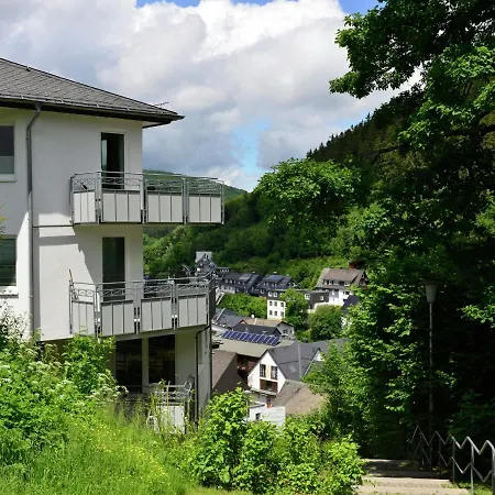 Lägenhet Modernes Mit Zentralheizung In *