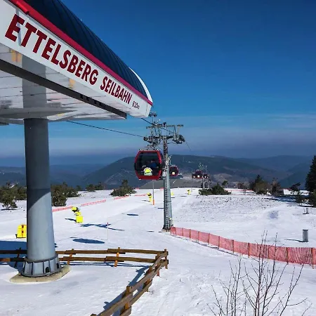 Apartament Modernes Mit Zentralheizung In *